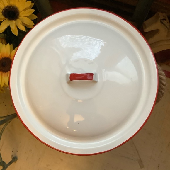 Vintage Farmhouse Enamel Pot - Picture 5 of 9